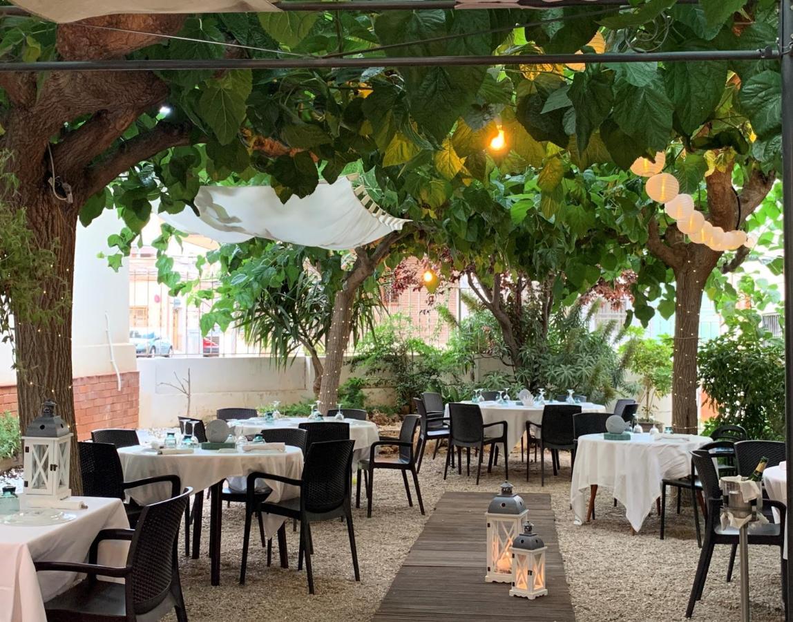 Hotel Restaurant Llansola Sant Carles De La Rapita Luaran gambar