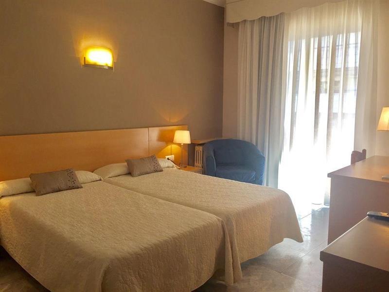 Hotel Restaurant Llansola Sant Carles De La Rapita Luaran gambar